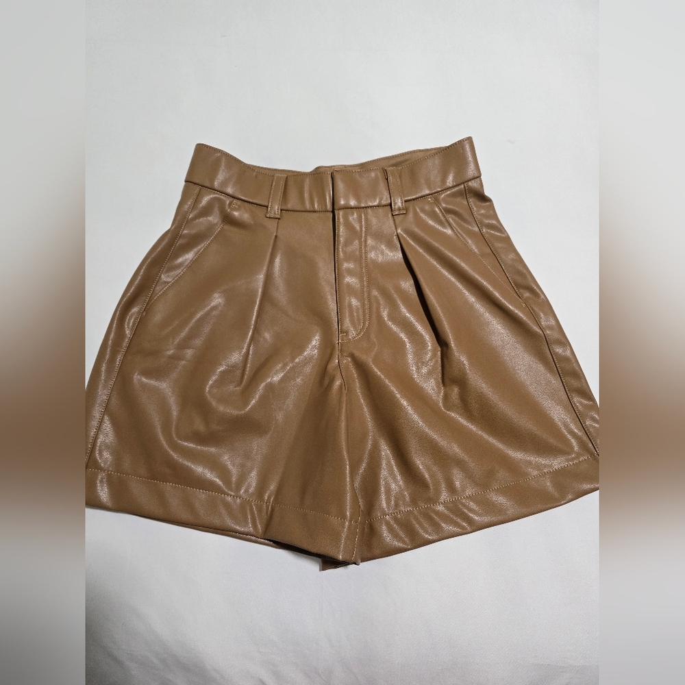Abercrombie & Fitch Elegant Tan Leather Shorts Size Small